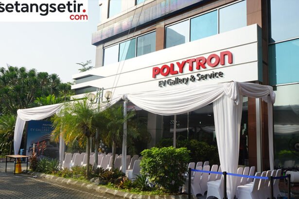 mobil listrik polytron